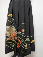 画像10: 【豪華刺繍】黒留袖オーバースカート (10)