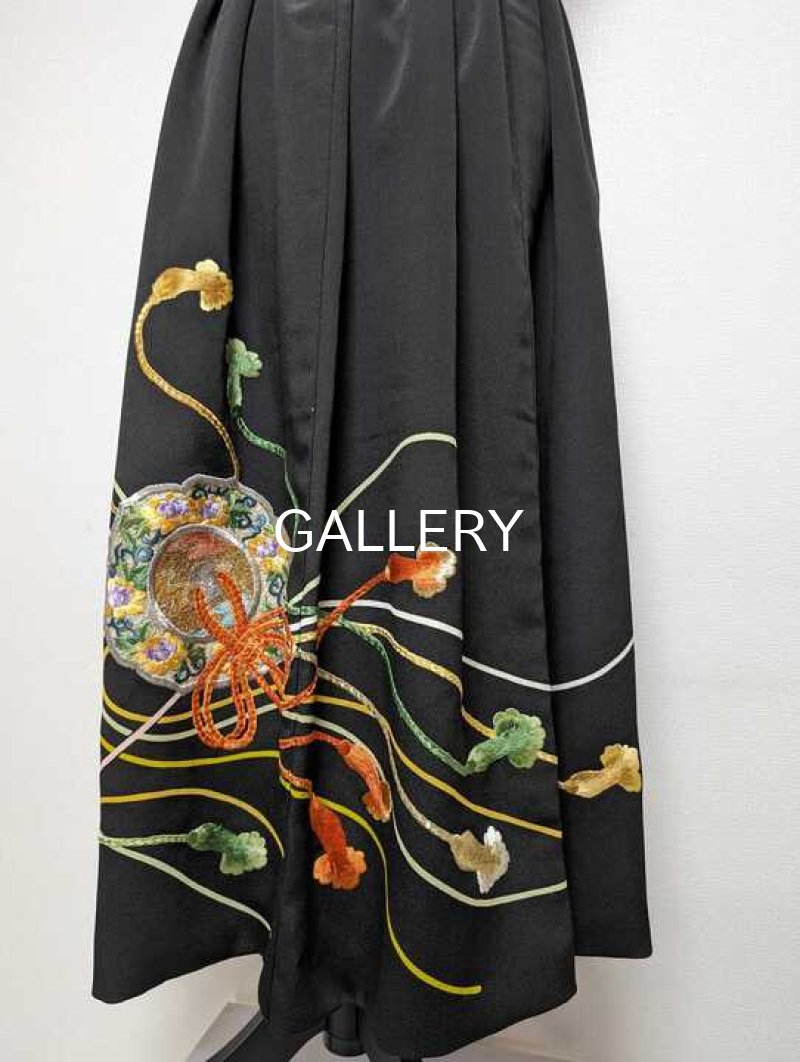 画像10: 【豪華刺繍】黒留袖オーバースカート (10)