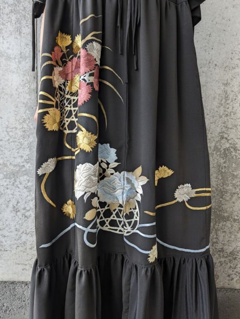 画像4: 【刺繍花籠】黒留袖オフショルダーリボンドレス (4)