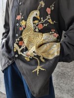 画像7: 【孔雀柄黒留袖】バンドカラーシャツ (7)