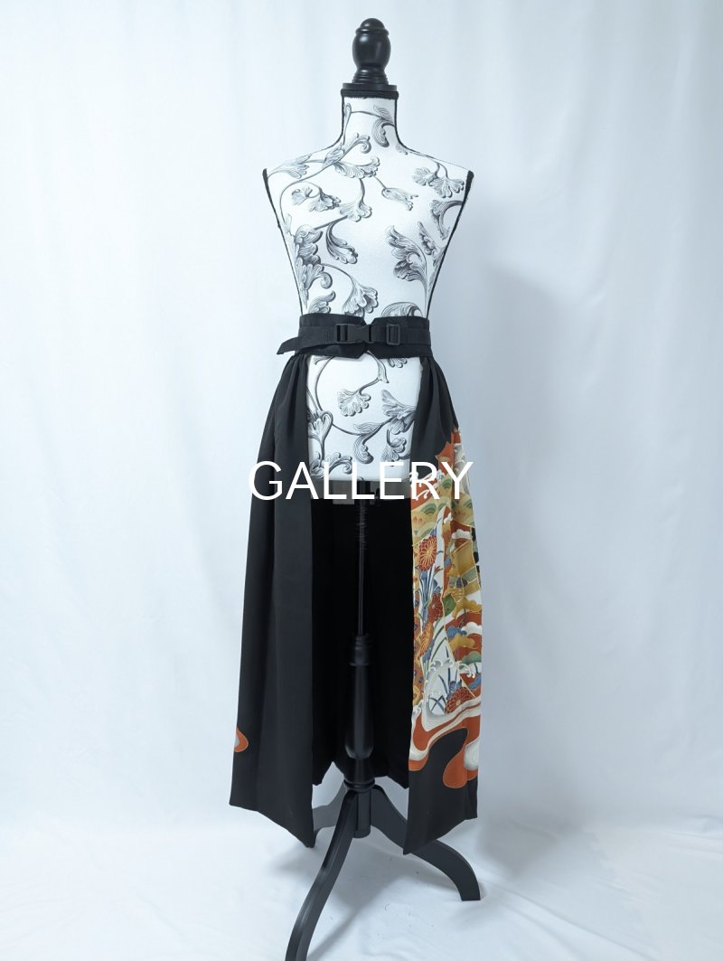 画像4: 【波飛沫に几帳柄】黒留袖オーバースカート (4)