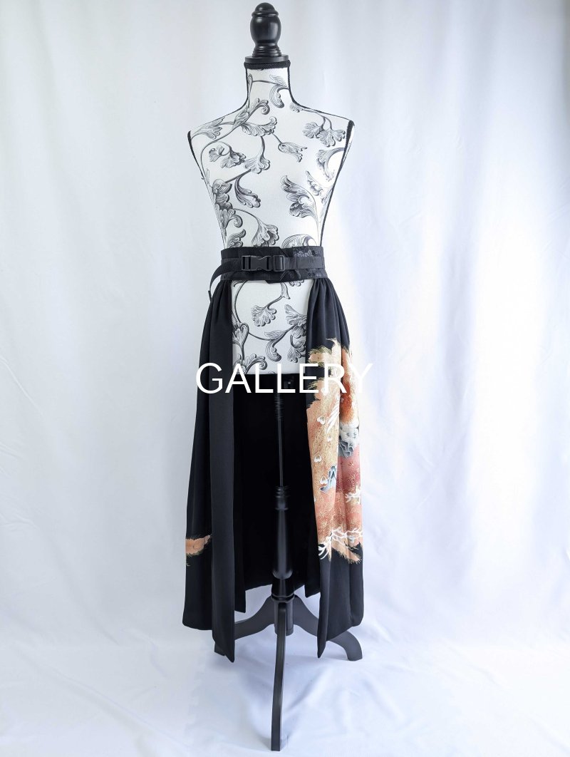 画像4: 【曙色の松×刺繍孔雀】黒留袖オーバースカート (4)