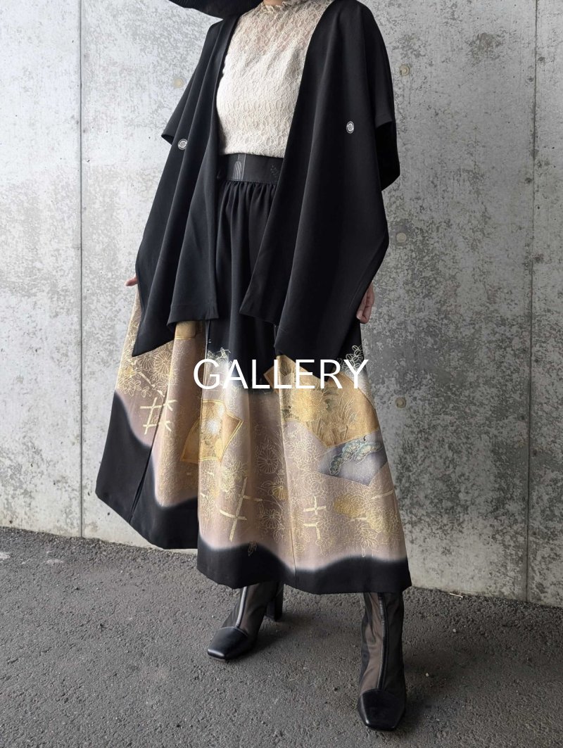 画像2: 【扇に四季草花×剣木瓜紋】黒留袖無限wayワンピース (2)