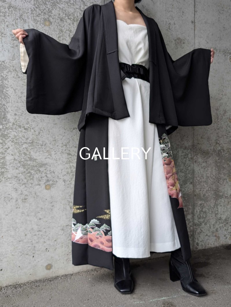 画像2: 【五三桐紋×金駒飛鶴】落款付オーバースカートセットアップ (2)