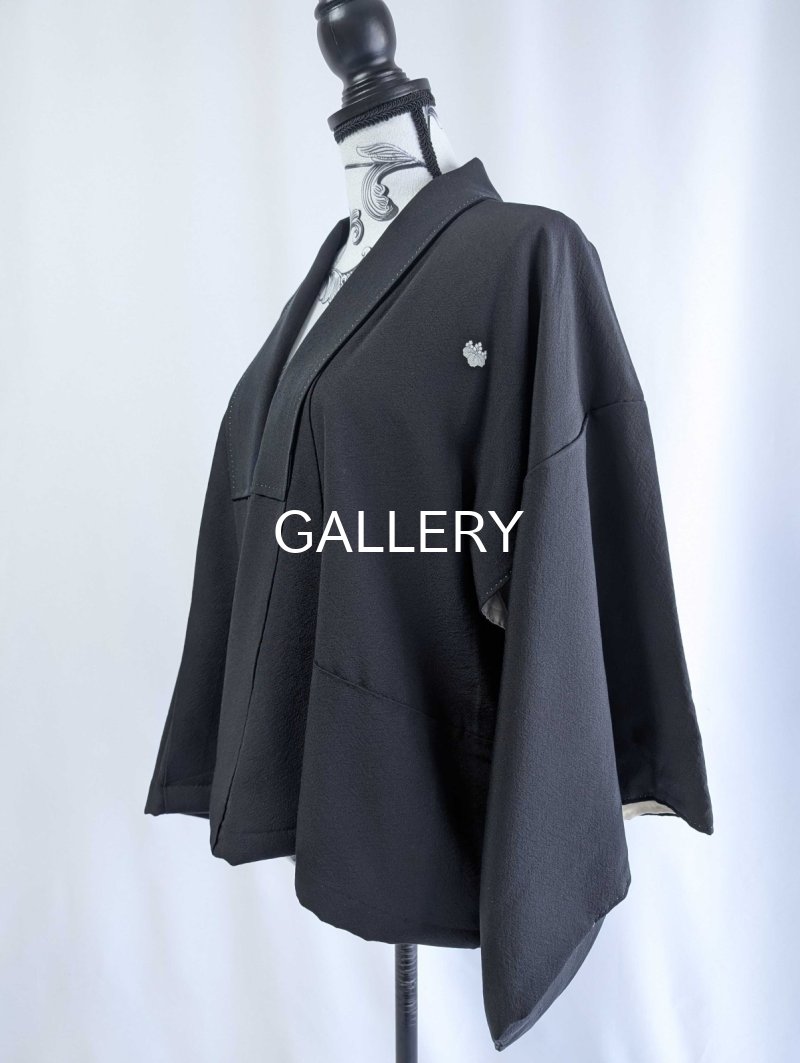 画像16: 【五三桐紋×金駒飛鶴】落款付オーバースカートセットアップ (16)