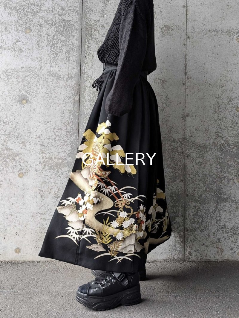 画像2: 【四季草花×金駒×御所車】黒留袖オーバースカート (2)