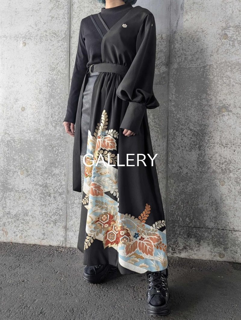 画像2: 【金刺繍踊り桐×五三桐紋】黒留袖アシンメトリードレス (2)