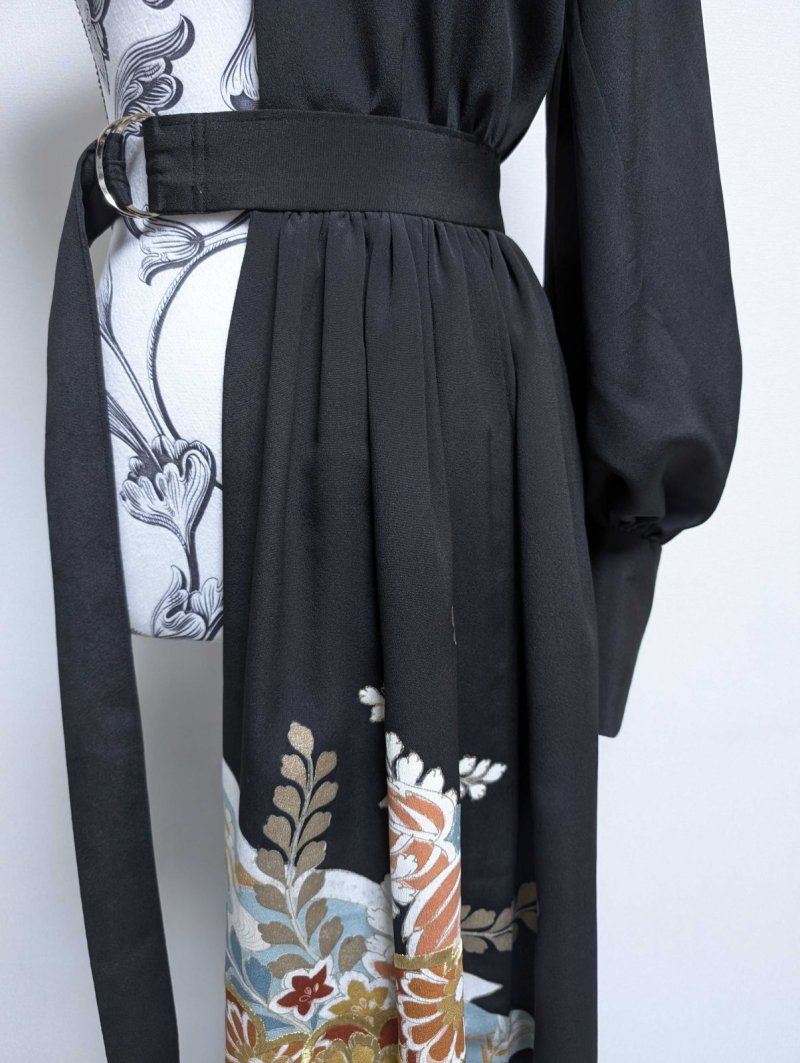 画像24: 【金刺繍踊り桐×五三桐紋】黒留袖アシンメトリードレス (24)