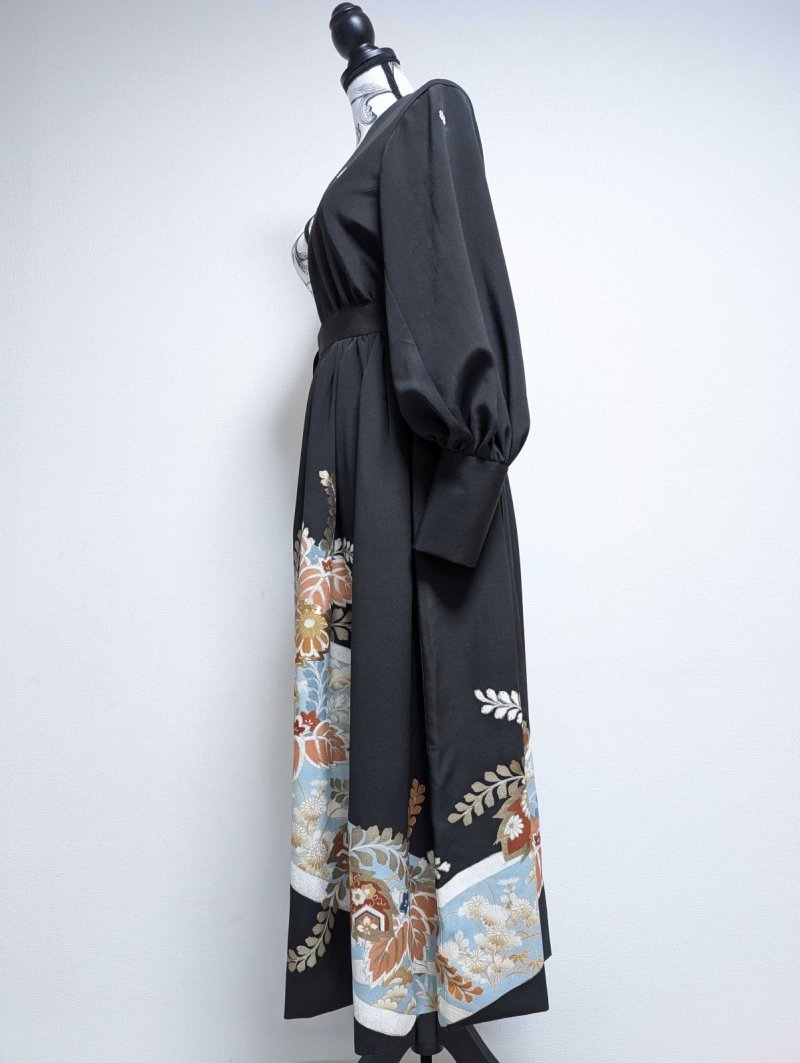 画像10: 【金刺繍踊り桐×五三桐紋】黒留袖アシンメトリードレス (10)