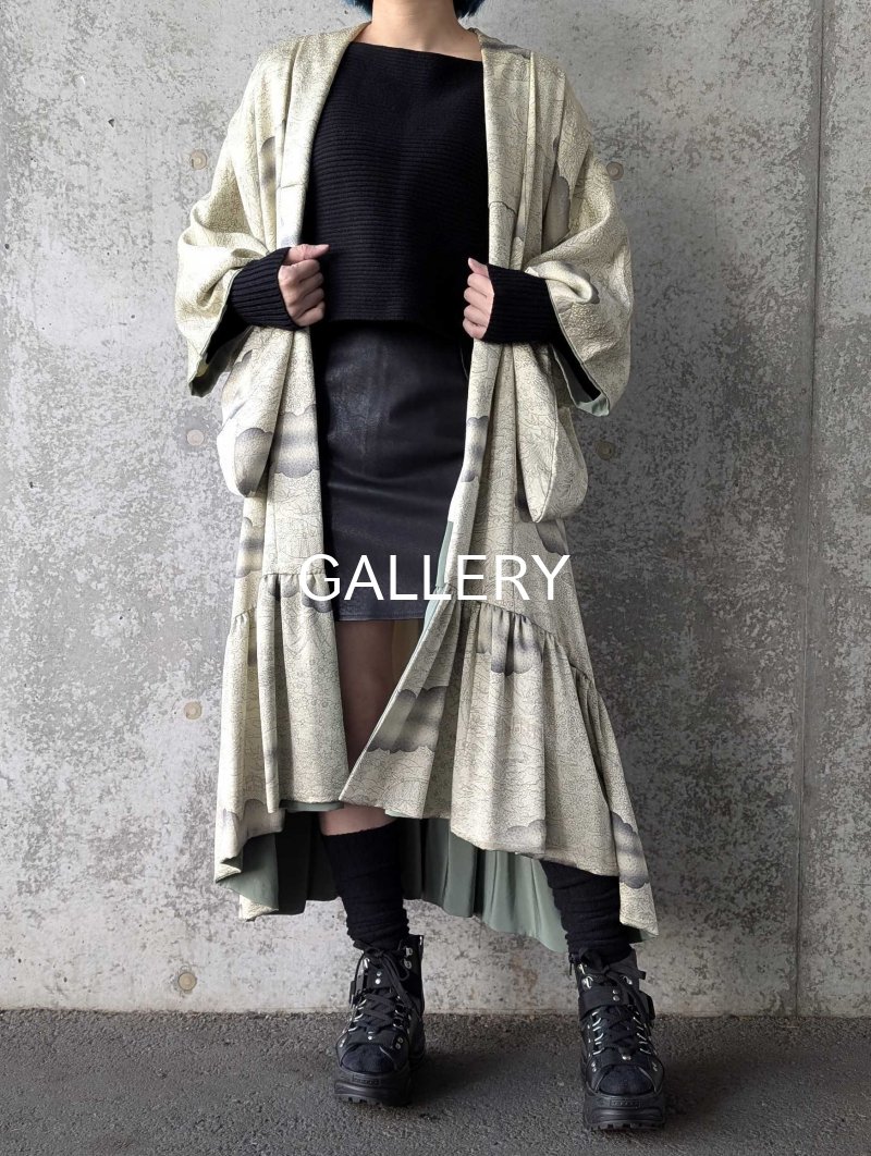 画像2: 【四季草花×裏葉柳色】四季の風景画フリルガウン (2)