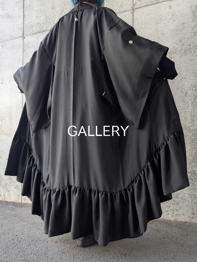 画像3: 【丸に片喰紋】黒紋付フリルガウン - luxury - (3)