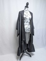 画像5: 【丸に片喰紋】黒紋付フリルガウン - luxury - (5)
