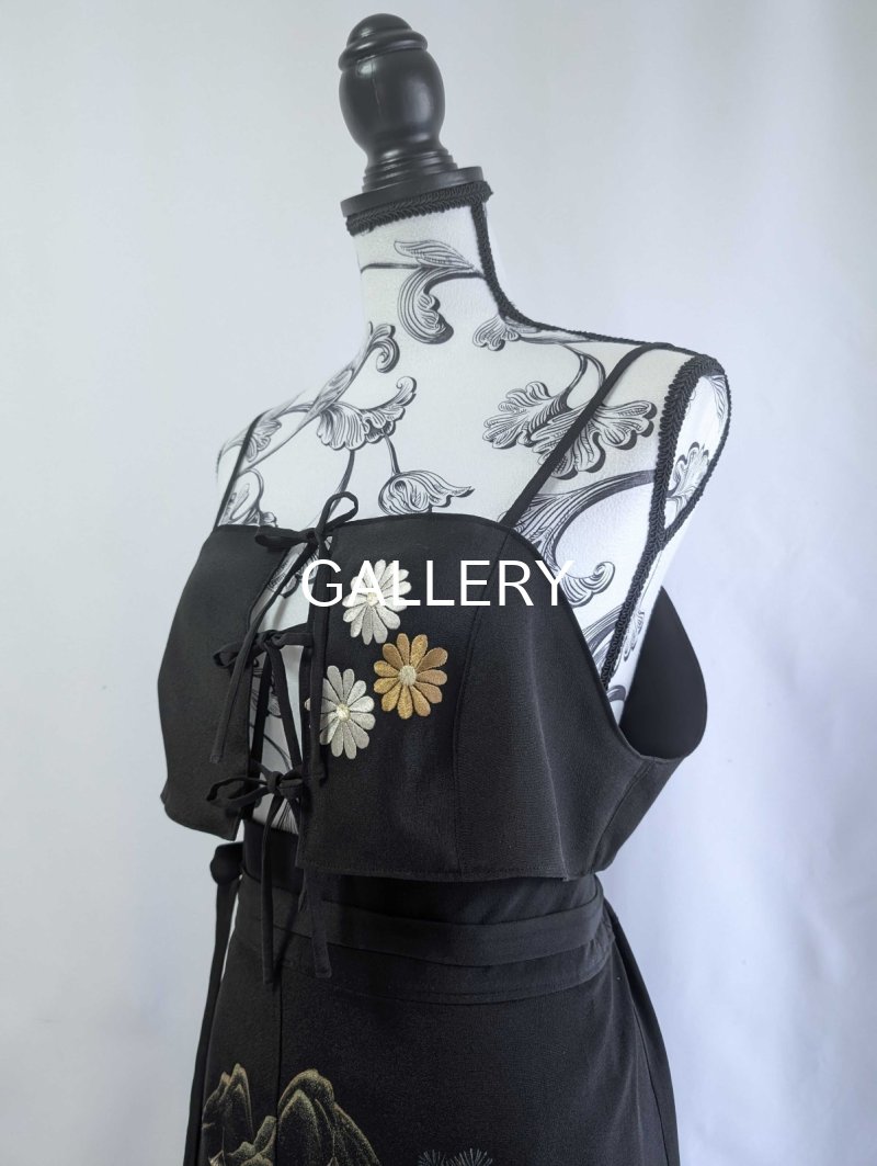画像13: 【楼閣山水文×絢爛刺繍】黒留袖ビスチェ＆ラップスカート (13)