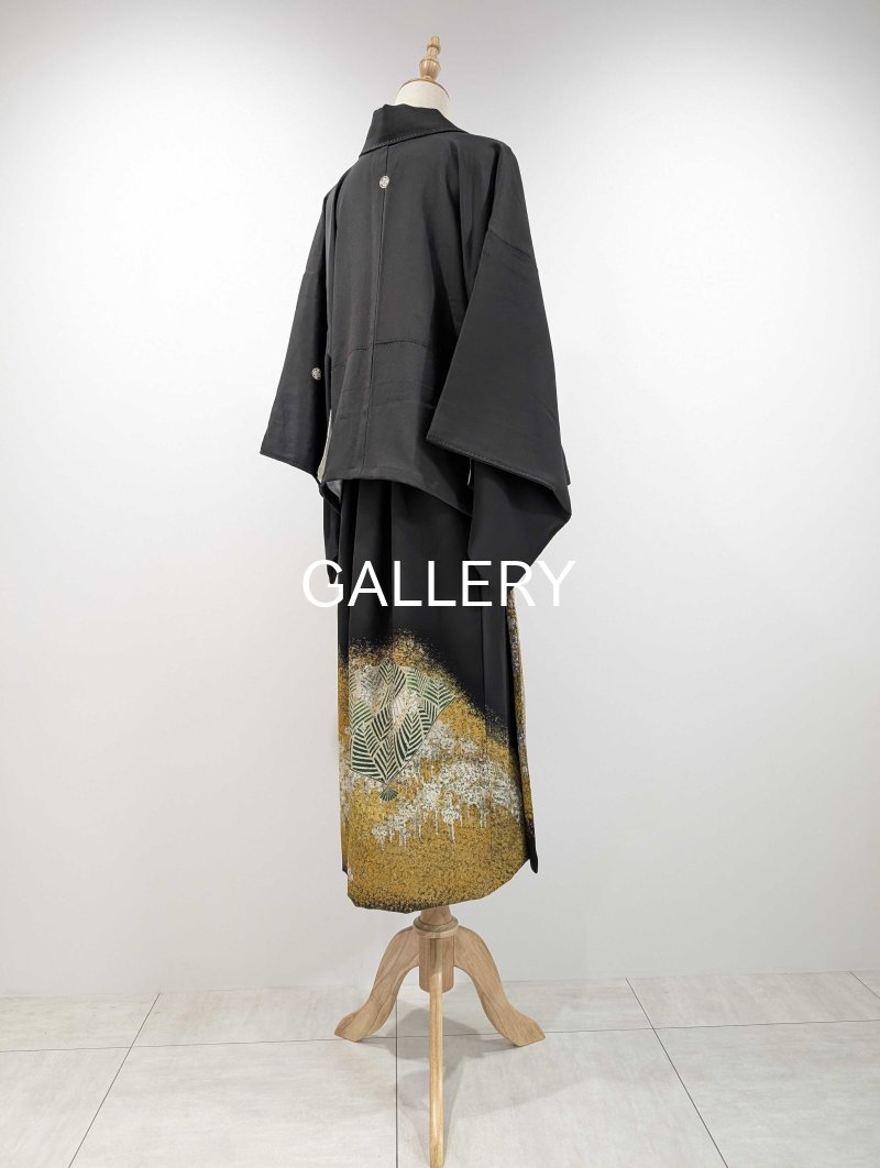 画像12: 【丸に木瓜紋×扇面松×金駒】黒留袖ラップスカートセットアップ (12)