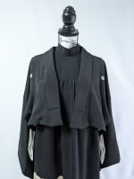 画像13: 【豪華金駒×向かい鳳凰×雲取り菊菱】黒留袖ハイネックドレス＆ショートジャケットセット (13)