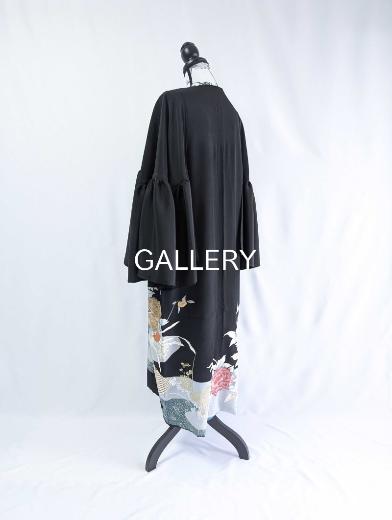 画像17: 【刺繍芍薬×雲取り】黒留袖フリルケープスリーブカーディガンコート (17)