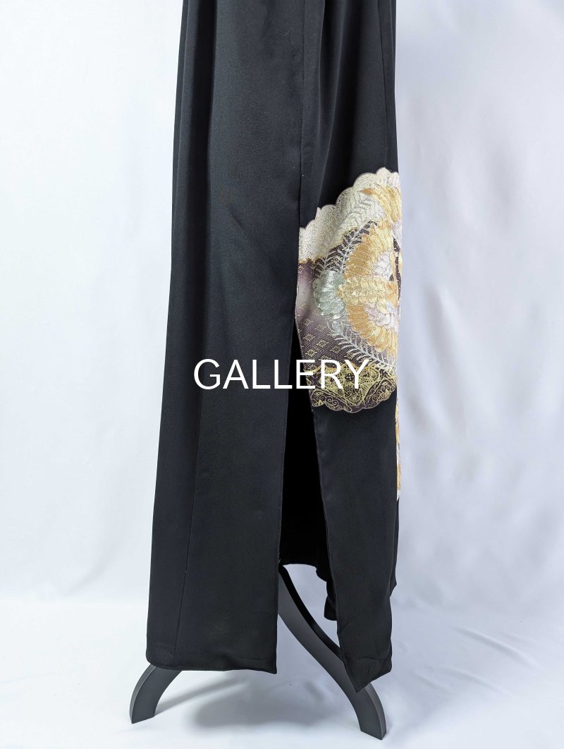 画像32: 【豪華金駒×向かい鳳凰×雲取り菊菱】黒留袖ハイネックドレス&ショートジャケットセット (32)
