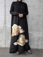 画像10: 【豪華金駒×向かい鳳凰×雲取り菊菱】黒留袖ハイネックドレス＆ショートジャケットセット (10)