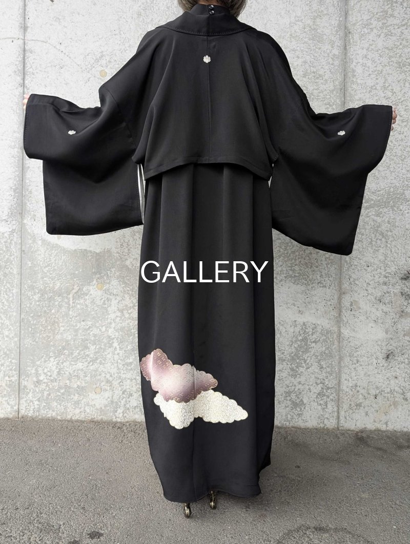 画像11: 【豪華金駒×向かい鳳凰×雲取り菊菱】黒留袖ハイネックドレス&ショートジャケットセット (11)