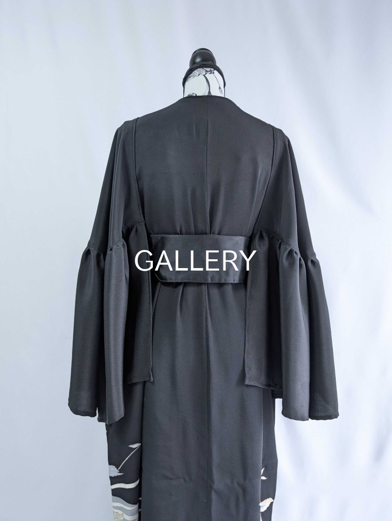 画像32: 【刺繍芍薬×雲取り】黒留袖フリルケープスリーブカーディガンコート (32)