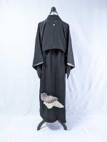 画像18: 【豪華金駒×向かい鳳凰×雲取り菊菱】黒留袖ハイネックドレス＆ショートジャケットセット (18)
