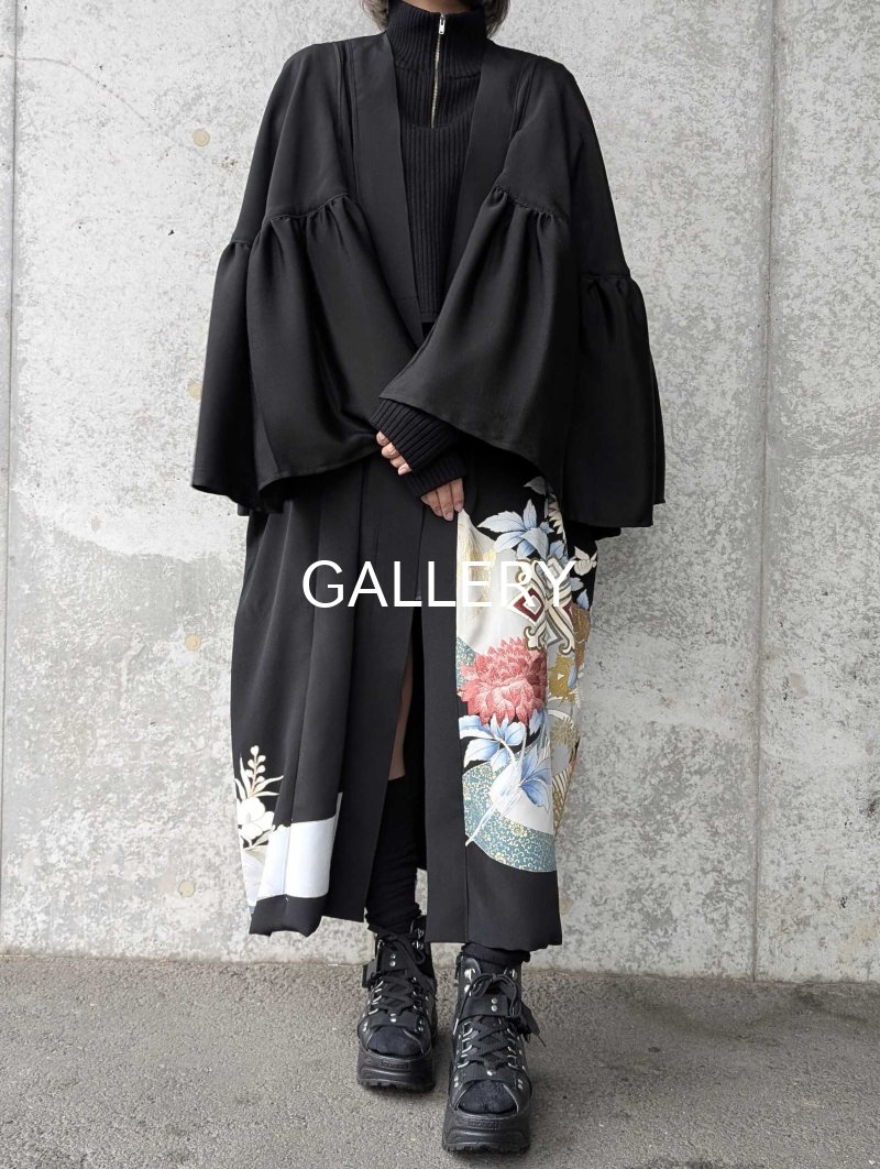 画像2: 【刺繍芍薬×雲取り】黒留袖フリルケープスリーブカーディガンコート (2)