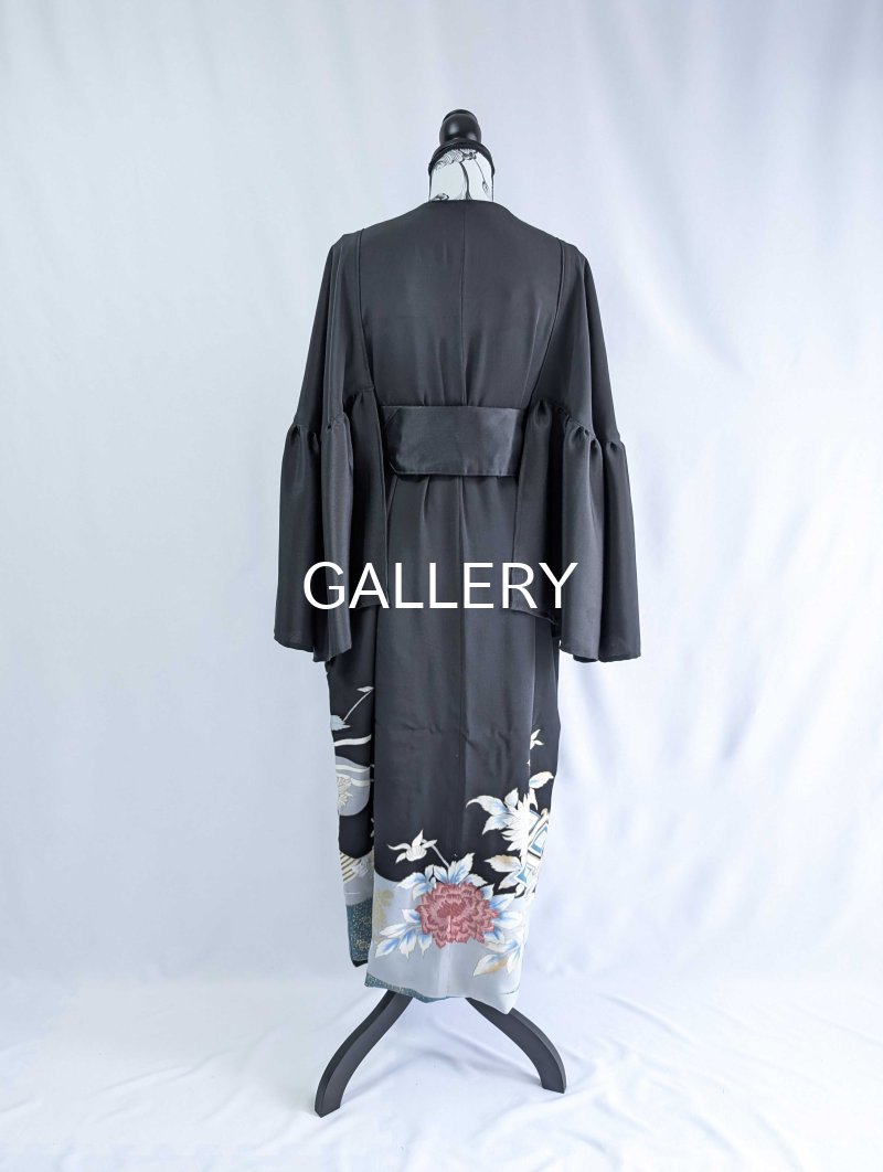 画像26: 【刺繍芍薬×雲取り】黒留袖フリルケープスリーブカーディガンコート (26)