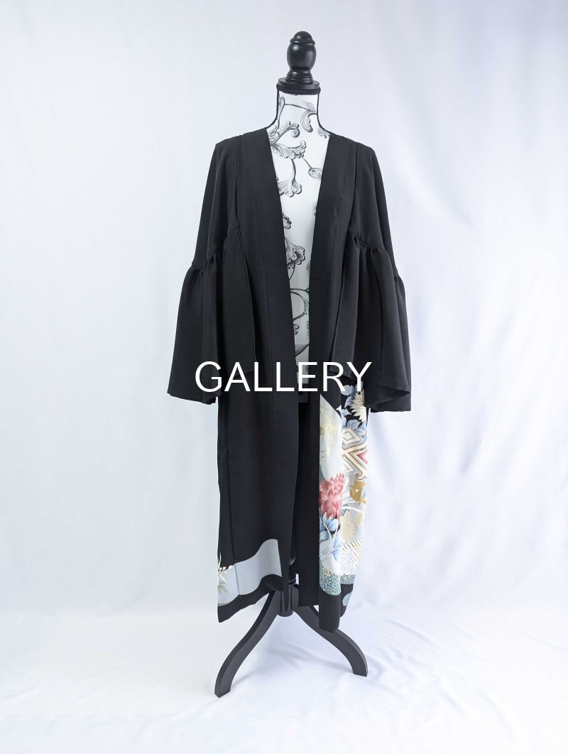 画像9: 【刺繍芍薬×雲取り】黒留袖フリルケープスリーブカーディガンコート (9)