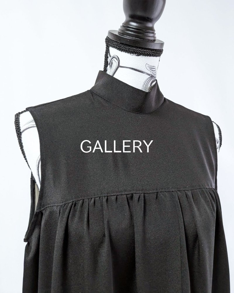 画像24: 【豪華金駒×向かい鳳凰×雲取り菊菱】黒留袖ハイネックドレス&ショートジャケットセット (24)