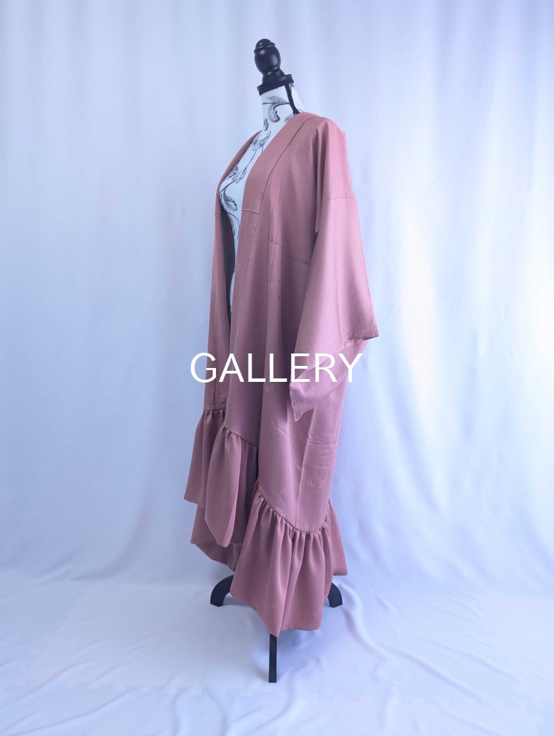 画像8: 【剣片喰紋×紅梅色×草花地紋】一つ紋付き色無地フリルガウン (8)