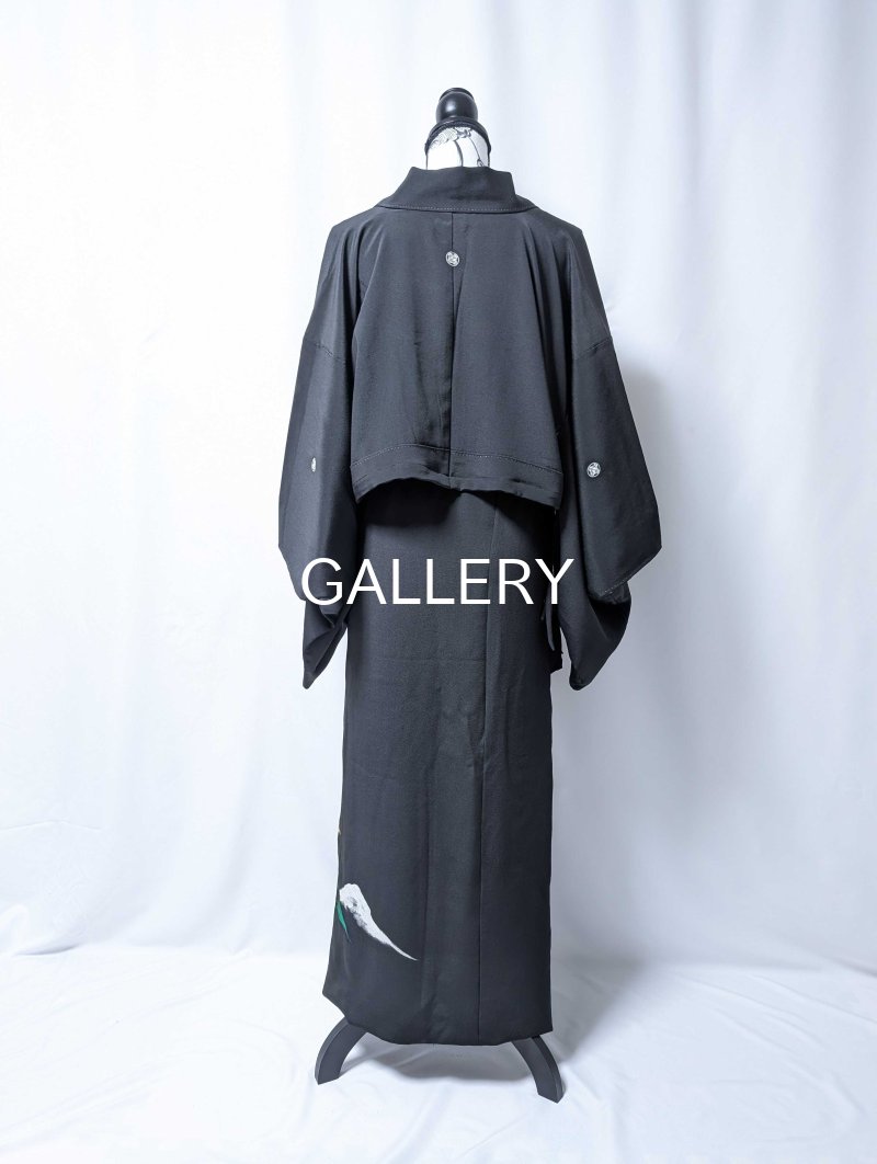 画像42: 【刺繍鴛鴦×丸に違い鷹の羽紋】黒留袖ショートパンツセットアップ＆オーバースカート (42)