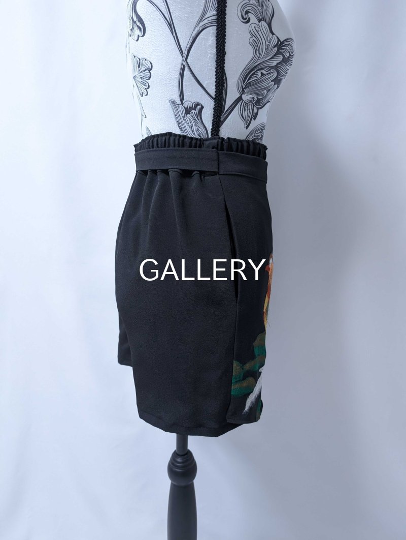 画像12: 【刺繍鴛鴦×丸に違い鷹の羽紋】黒留袖ショートパンツセットアップ＆オーバースカート (12)