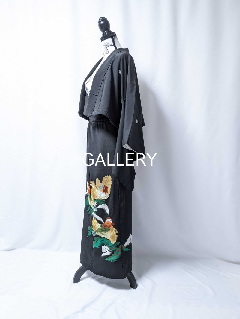 画像41: 【刺繍鴛鴦×丸に違い鷹の羽紋】黒留袖ショートパンツセットアップ＆オーバースカート (41)
