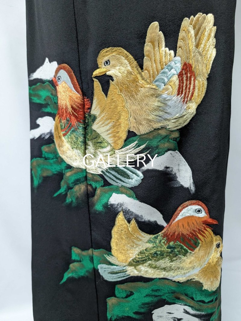 画像38: 【刺繍鴛鴦×丸に違い鷹の羽紋】黒留袖ショートパンツセットアップ＆オーバースカート (38)