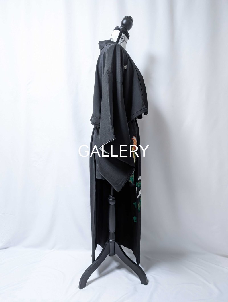 画像25: 【刺繍鴛鴦×丸に違い鷹の羽紋】黒留袖ショートパンツセットアップ＆オーバースカート (25)