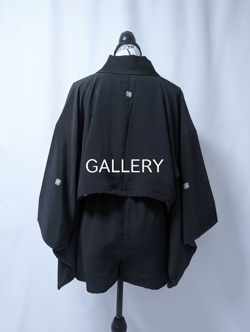 画像17: 【刺繍鴛鴦×丸に違い鷹の羽紋】黒留袖ショートパンツセットアップ＆オーバースカート (17)