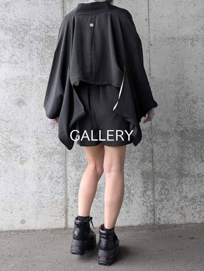 画像6: 【刺繍鴛鴦×丸に違い鷹の羽紋】黒留袖ショートパンツセットアップ＆オーバースカート (6)