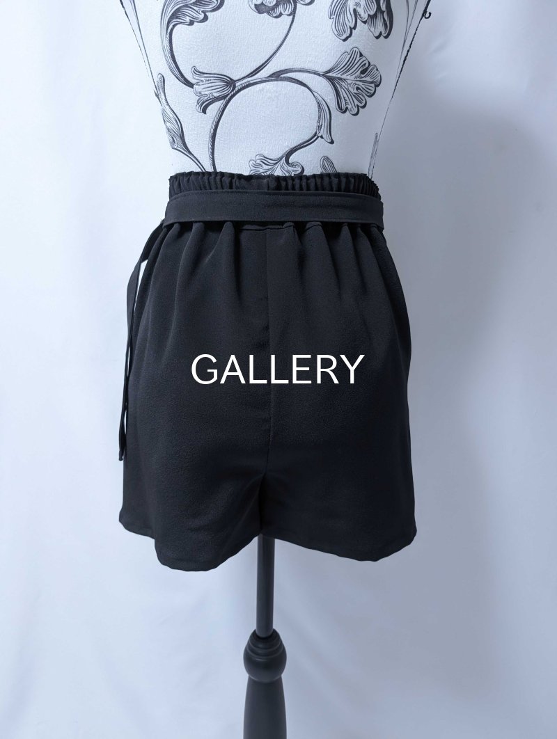 画像11: 【刺繍鴛鴦×丸に違い鷹の羽紋】黒留袖ショートパンツセットアップ＆オーバースカート (11)