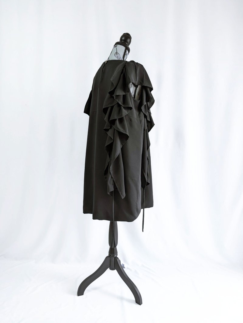 画像22: 【楓×絢爛刺繍】黒留袖アシンメトリーギャザーワンピース (22)