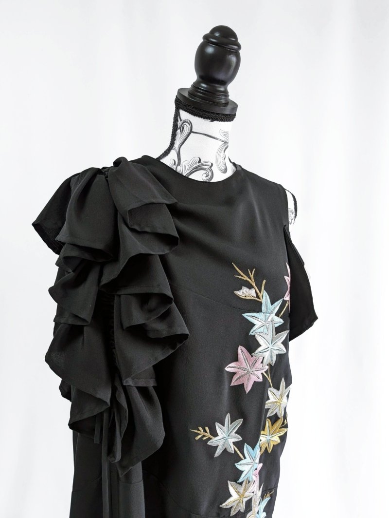 画像27: 【楓×絢爛刺繍】黒留袖アシンメトリーギャザーワンピース (27)