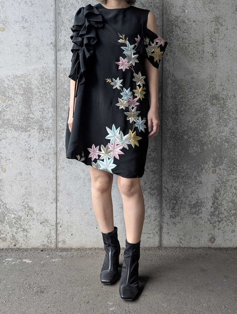 画像1: 【楓×絢爛刺繍】黒留袖アシンメトリーギャザーワンピース (1)