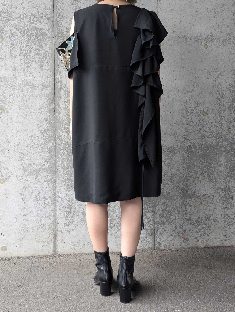 画像9: 【楓×絢爛刺繍】黒留袖アシンメトリーギャザーワンピース (9)
