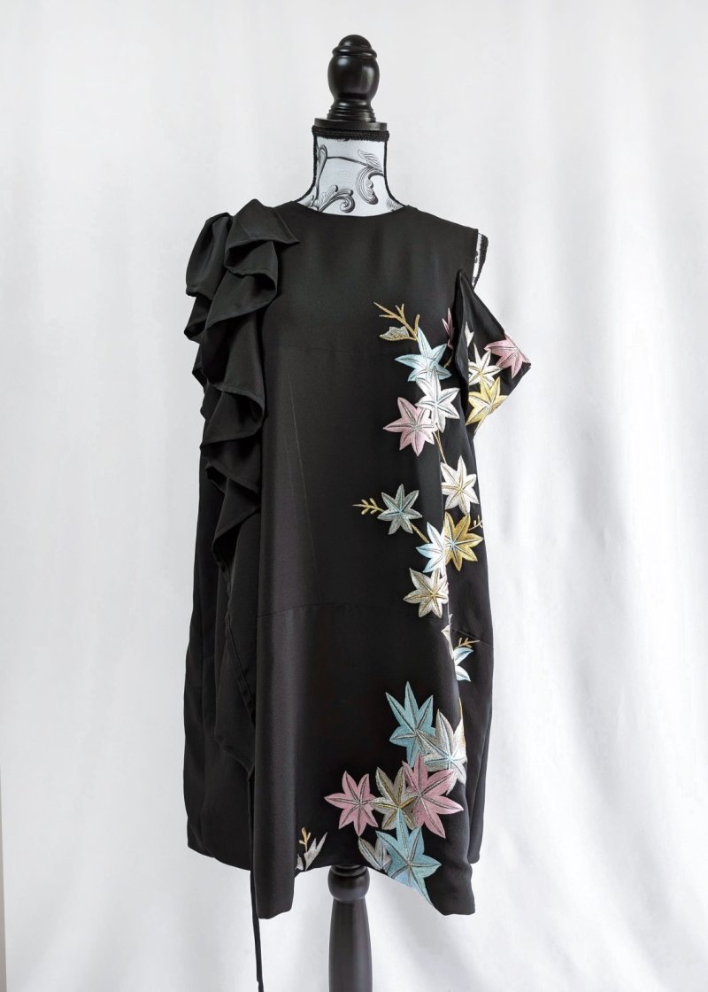 画像11: 【楓×絢爛刺繍】黒留袖アシンメトリーギャザーワンピース (11)