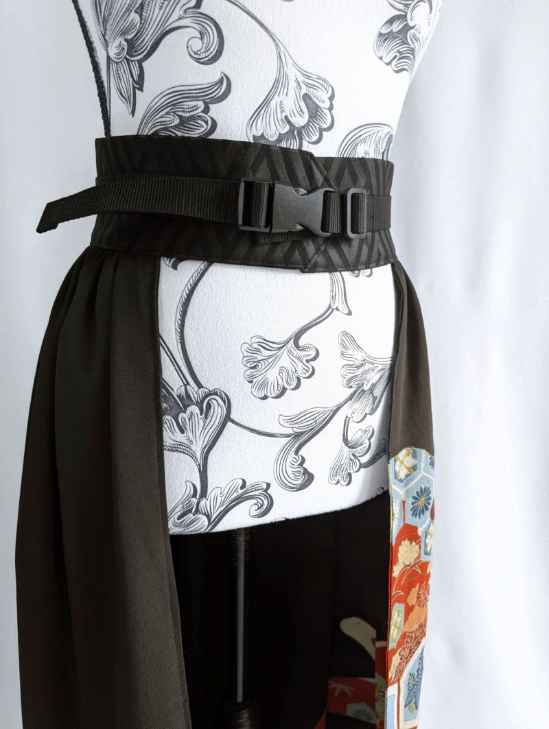 画像21: 【刺繍孔雀×亀甲文様】黒留袖オーバースカート (21)