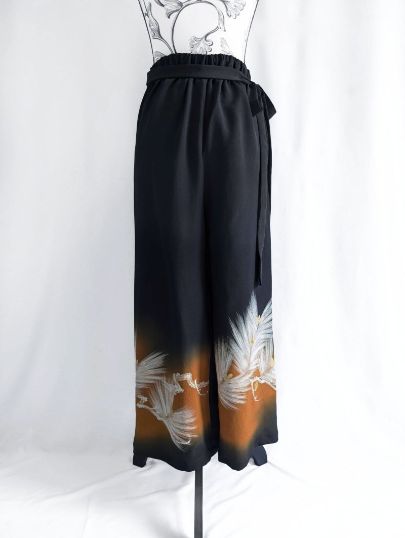 画像17: 【墨黒×松葉白金】黒留袖ワイドラップパンツ (17)