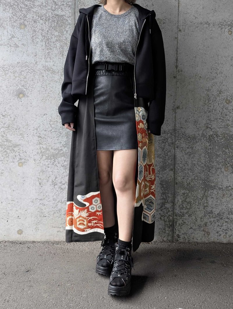 画像2: 【刺繍孔雀×亀甲文様】黒留袖オーバースカート (2)