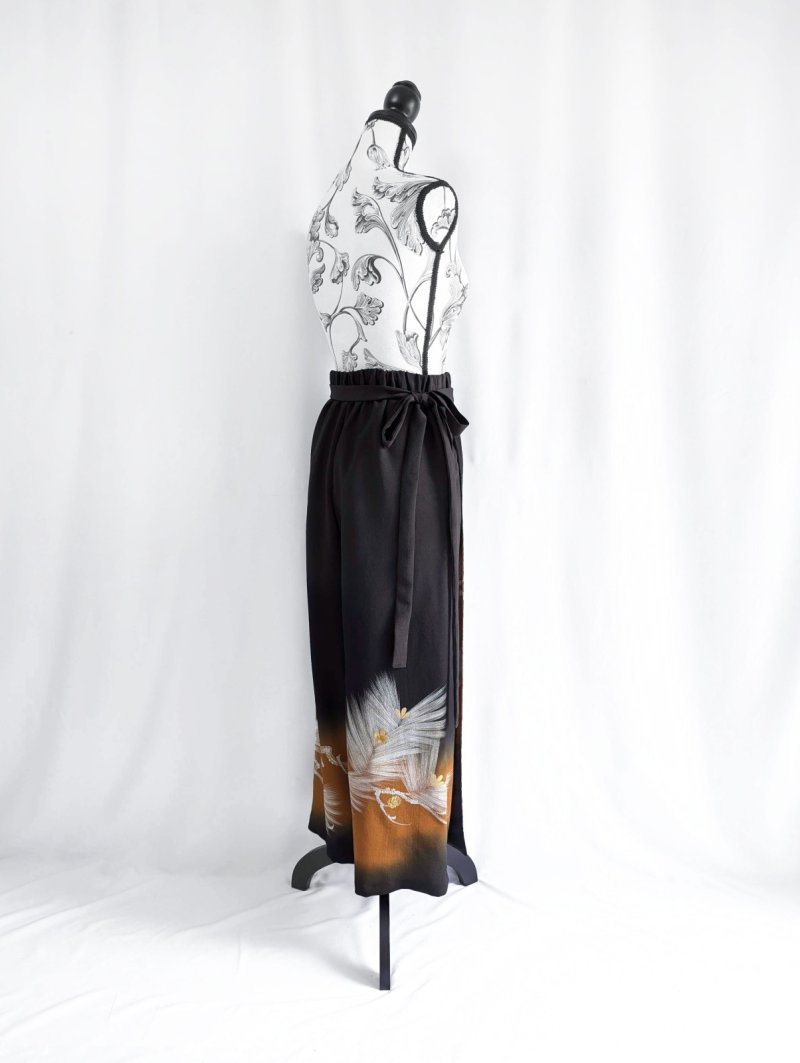 画像19: 【墨黒×松葉白金】黒留袖ワイドラップパンツ (19)