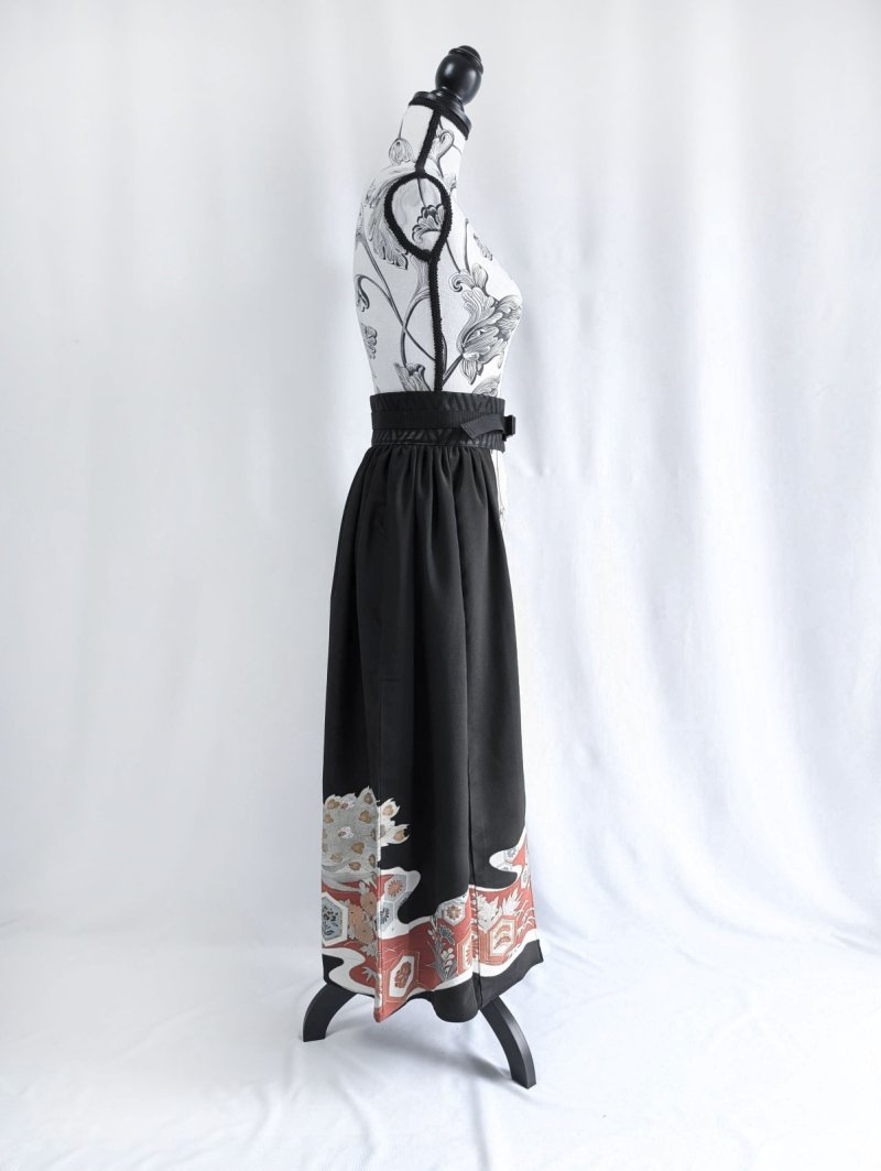画像19: 【刺繍孔雀×亀甲文様】黒留袖オーバースカート (19)