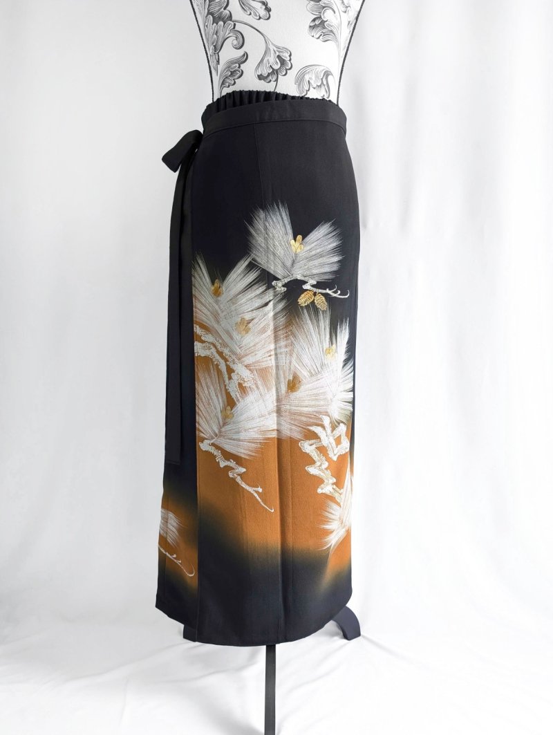 画像9: 【墨黒×松葉白金】黒留袖ワイドラップパンツ (9)