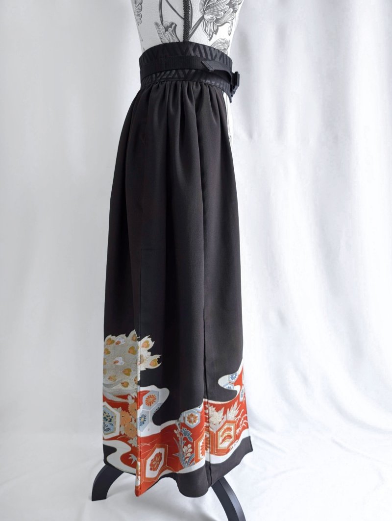 画像20: 【刺繍孔雀×亀甲文様】黒留袖オーバースカート (20)
